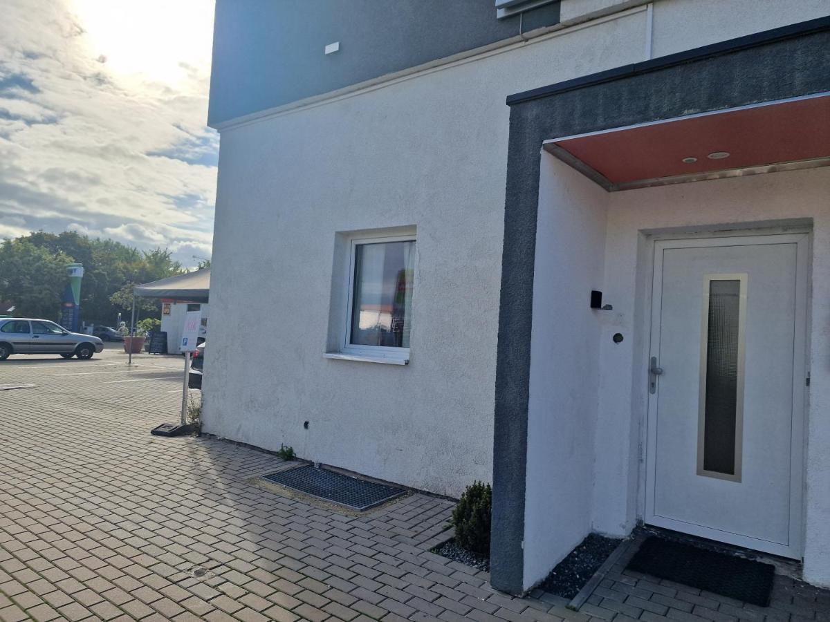 Ruhiges 1 Zimmer Apartment in Herzogenaurach Exterior foto