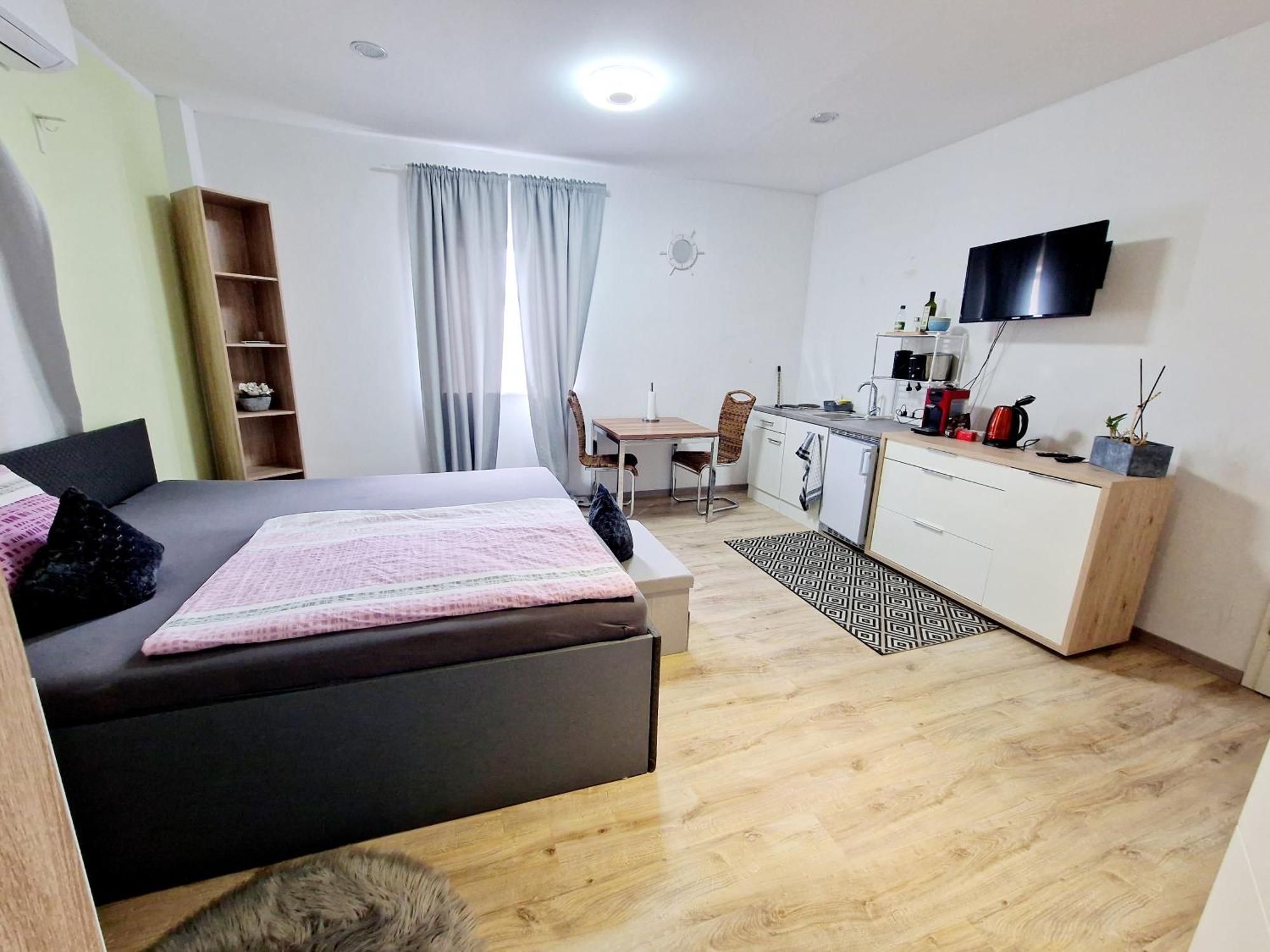 Ruhiges 1 Zimmer Apartment in Herzogenaurach Exterior foto